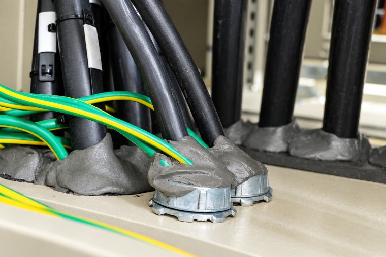 FBS 73 — Flexible firestop putty.